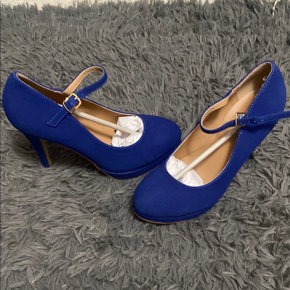 NWOB high heel pumps blue size 7